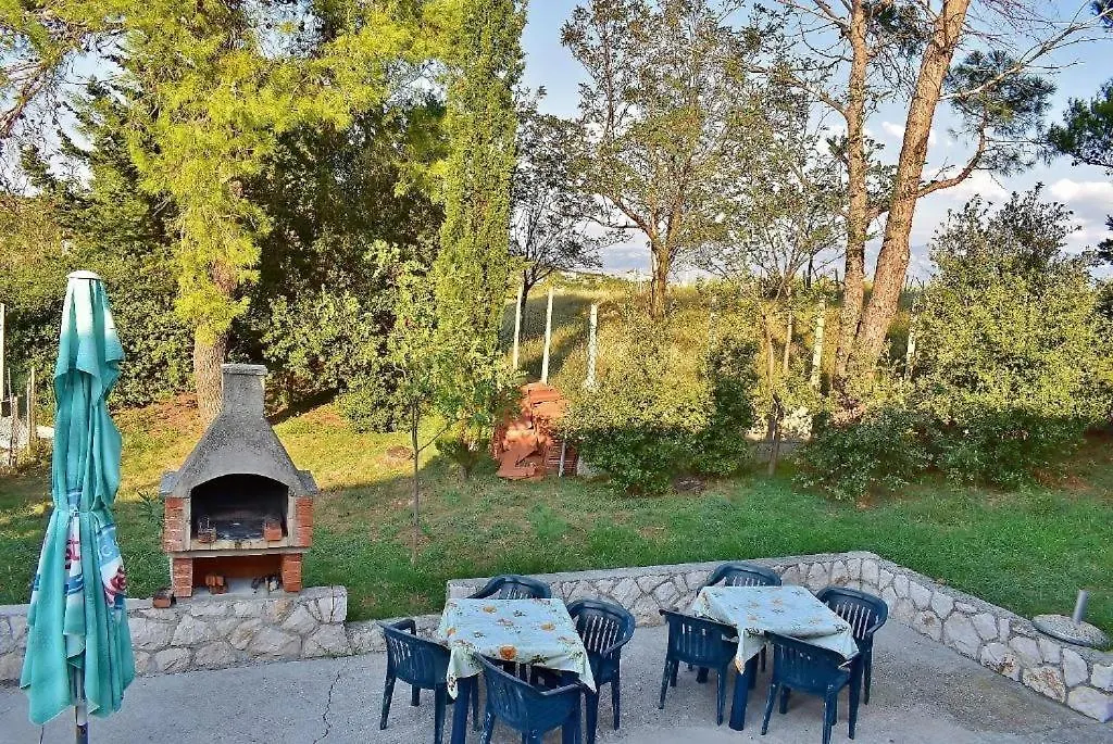 Apartments With A Parking Space Lopar, Rab - 22583