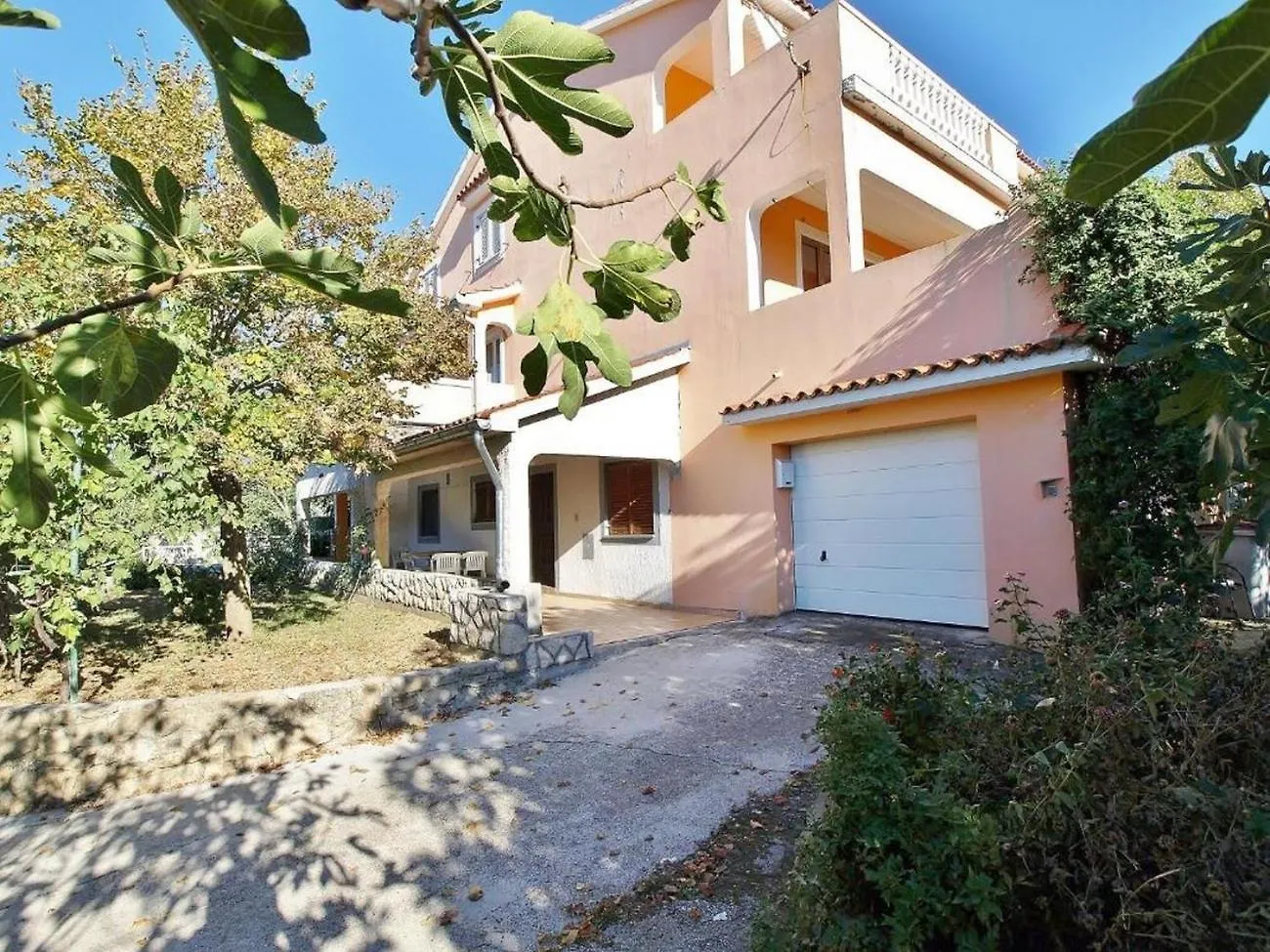 Apartments With A Parking Space Lopar, Rab - 22583