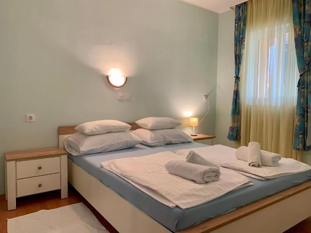 Apartments With A Parking Space Lopar, Rab - 22583