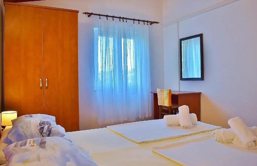 Apartments With A Parking Space Lopar, Rab - 22583