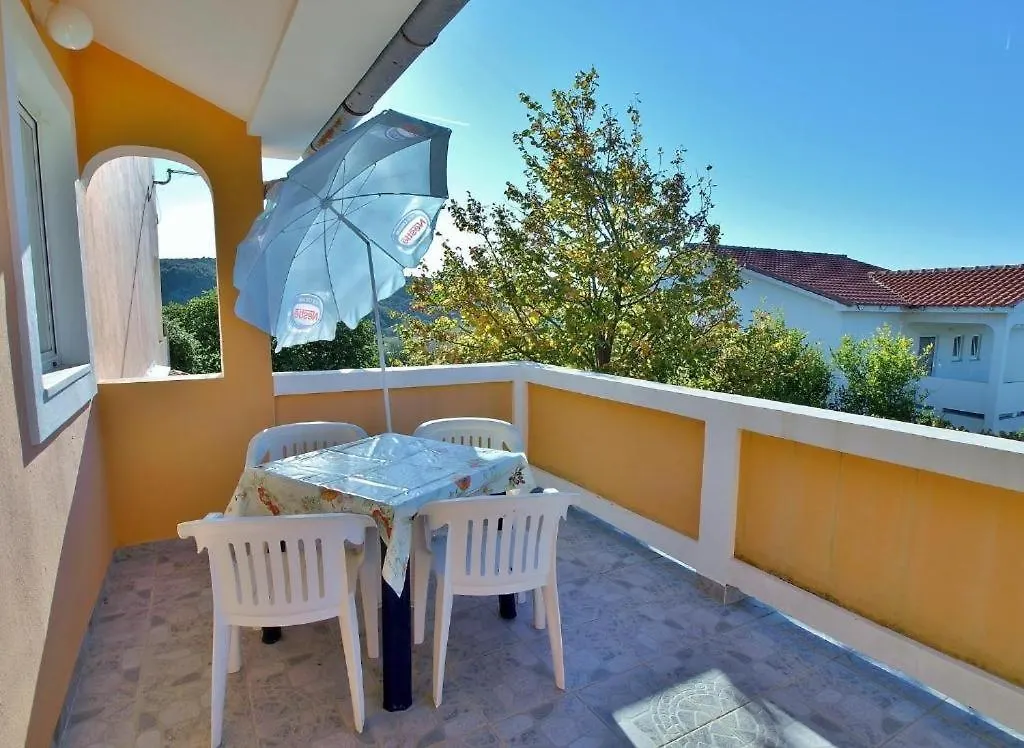 Apartments With A Parking Space Lopar, Rab - 22583