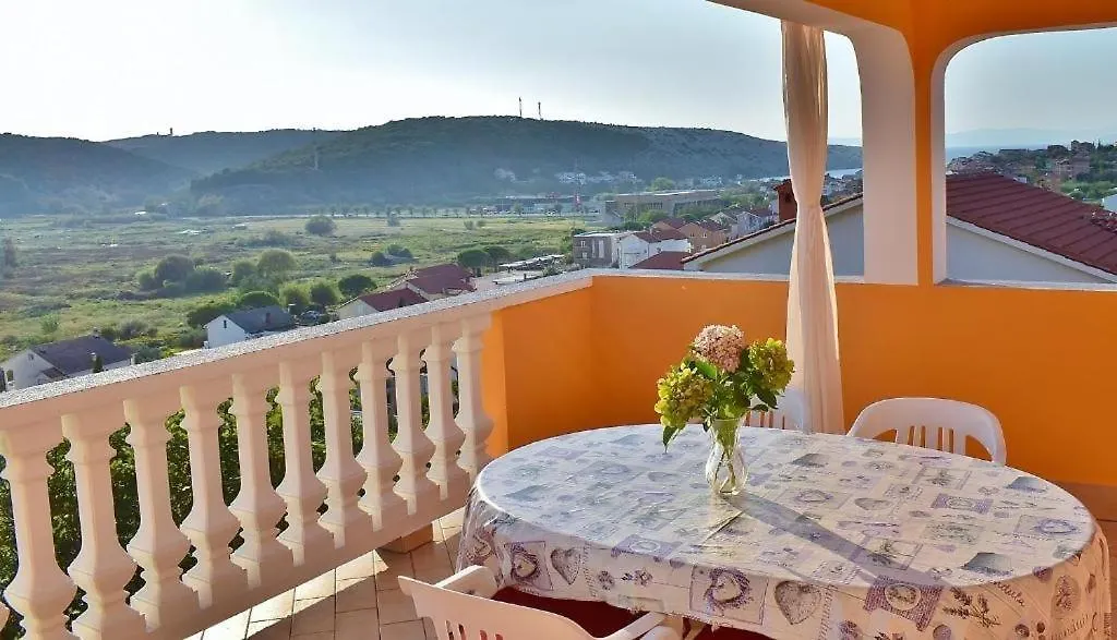 Apartments With A Parking Space Lopar, Rab - 22583