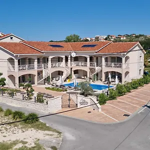 Luka Apartament
